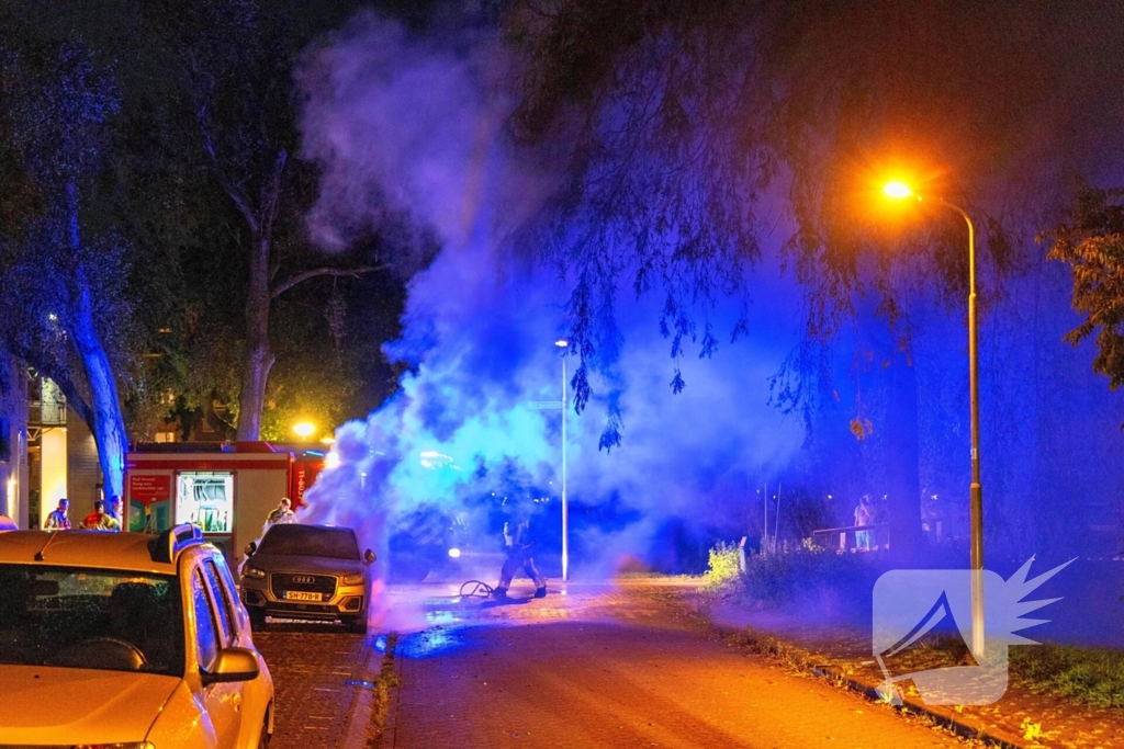 Politie onderzoekt mogelijke brandstichting bij auto