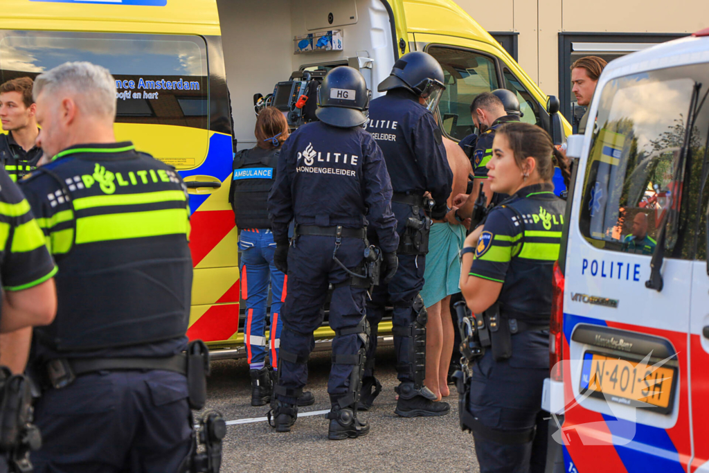 Hondengeleider overmeesterd persoon met onbegrepen gedrag