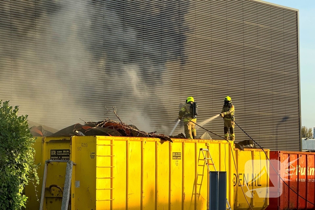 Vuilcontainers in brand, brandstichting niet uitgesloten