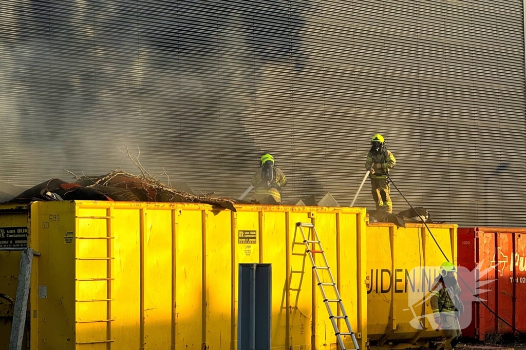 Vuilcontainers in brand, brandstichting niet uitgesloten