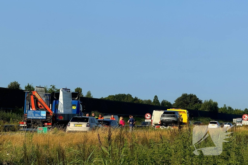 Drie auto's betrokken bij aanrijding op snelweg