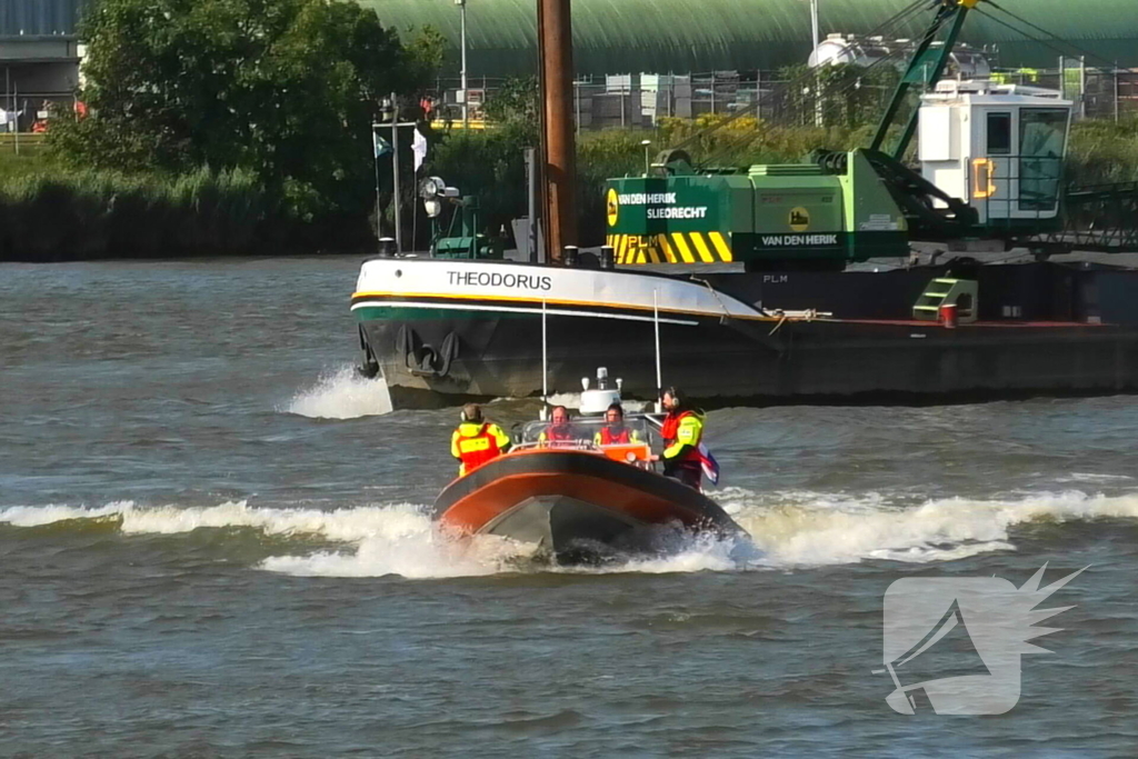 Grote zoekactie naar mogelijke persoon te water