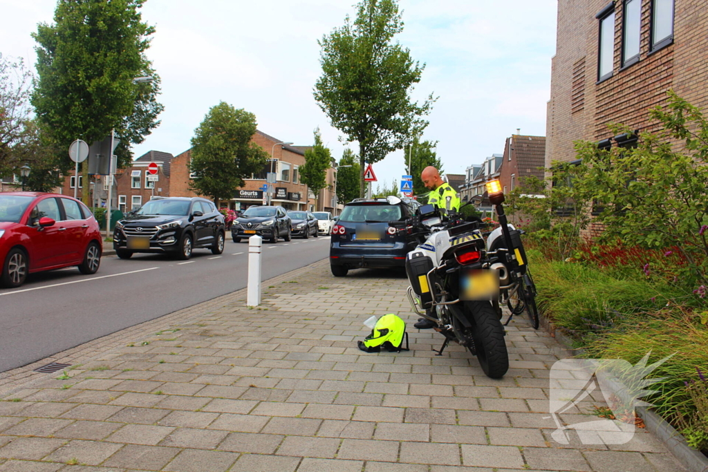 Automobilist botst met fietser