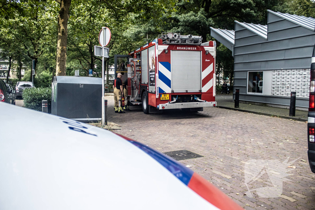 Brandende stoel op balkon veroorzaakt brandweerinzet