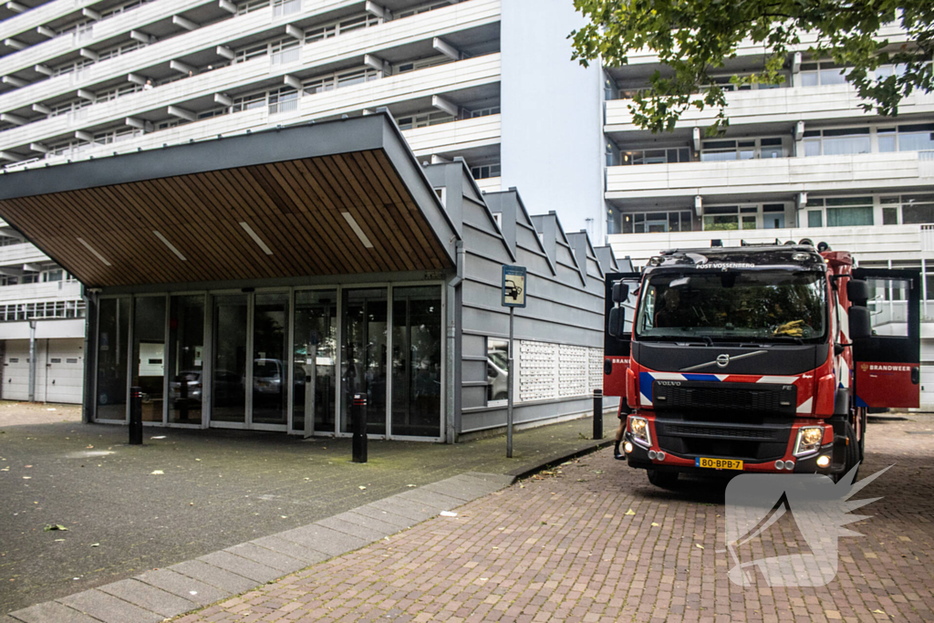 Brandende stoel op balkon veroorzaakt brandweerinzet