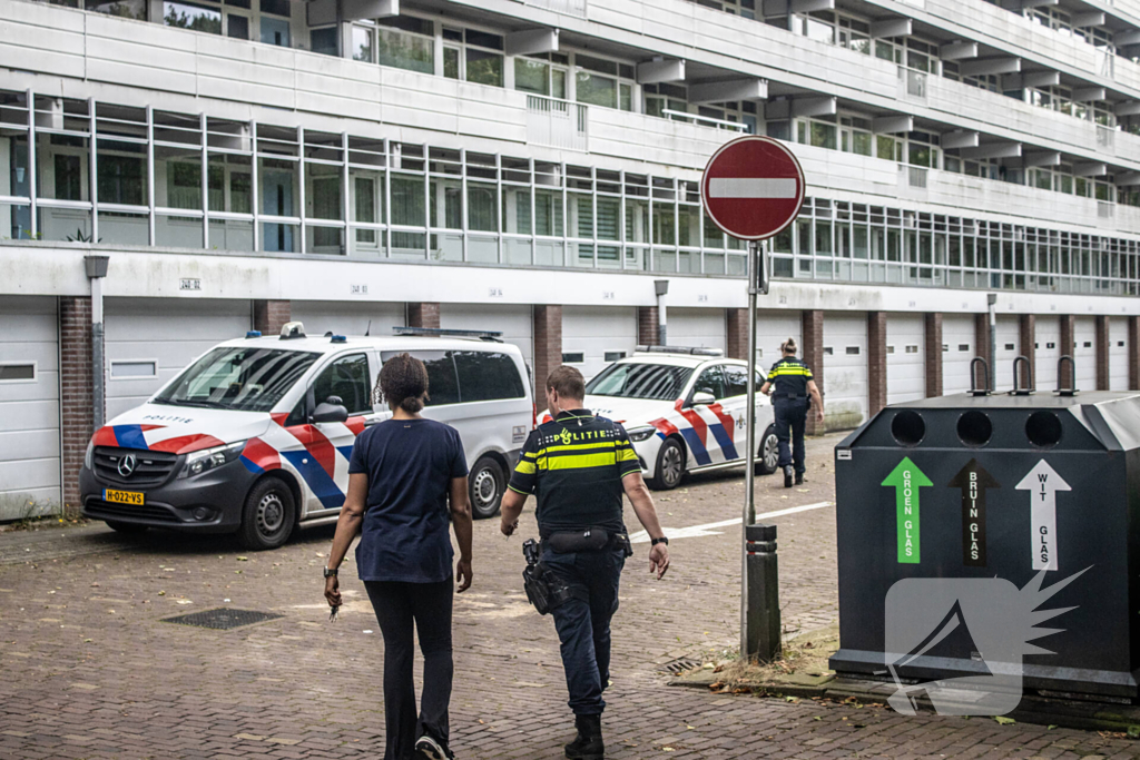 Brandende stoel op balkon veroorzaakt brandweerinzet