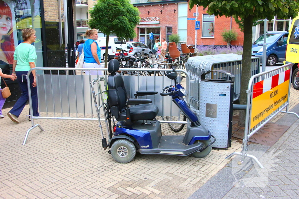 Scootmobielbestuurder belandt onder scootmobiel