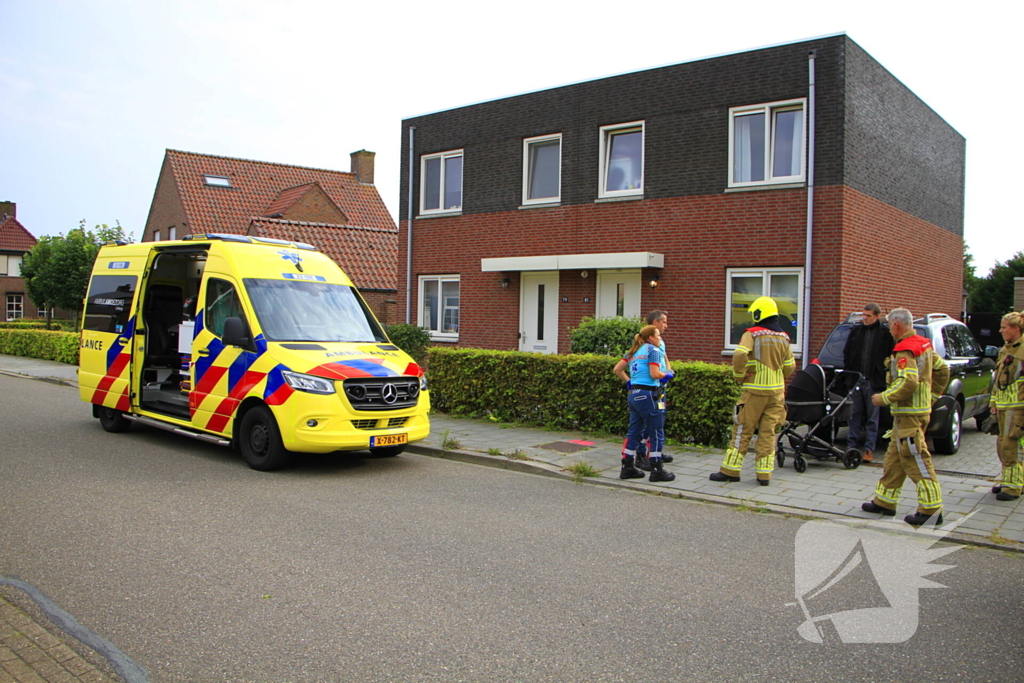 Hulpdiensten controleren woning op gevaarlijke gassen