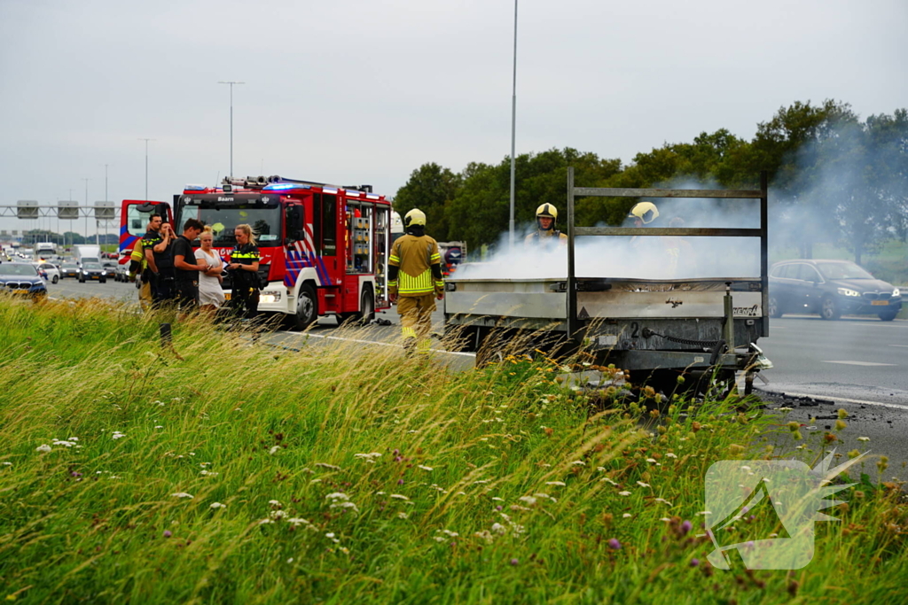 Aanhanger vat vlam op snelweg