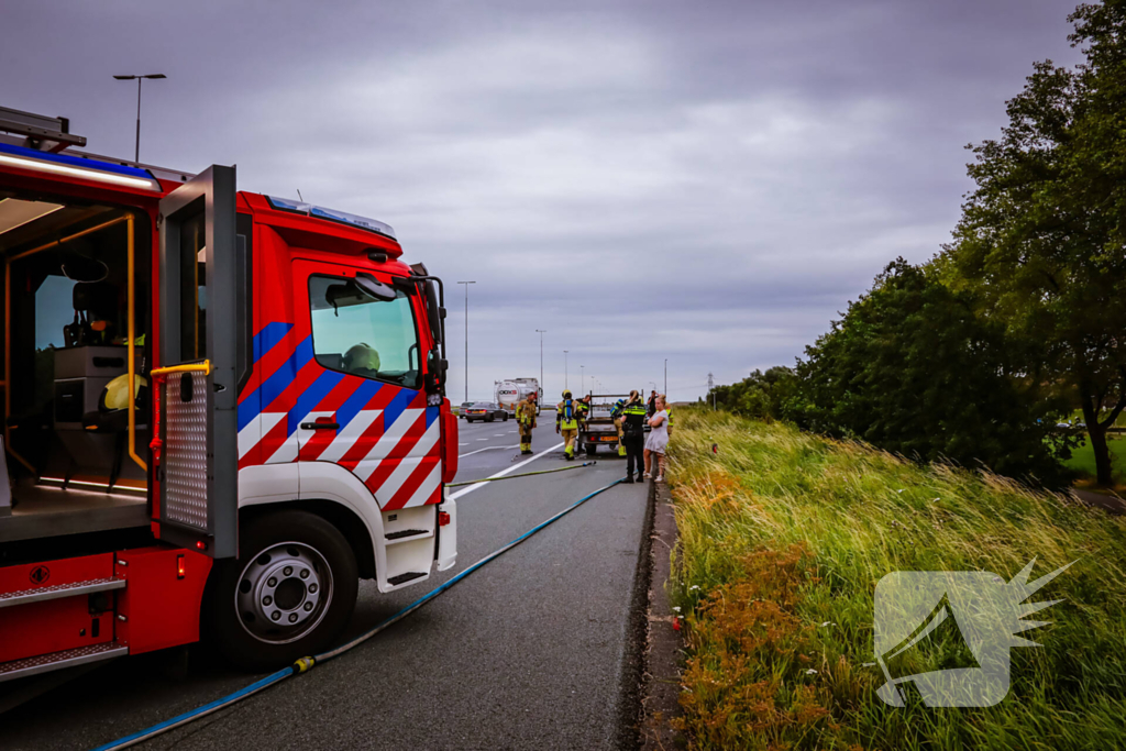 Aanhanger vat vlam op snelweg