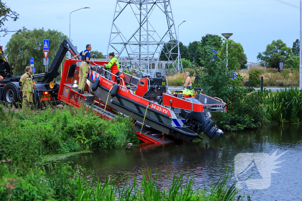 Brandweer zoekt naar mogelijke persoon te water