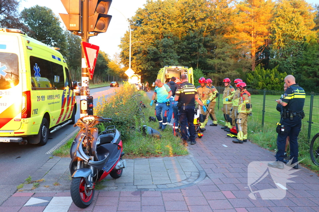 Gewonden na ongeval tussen scooter en fietser