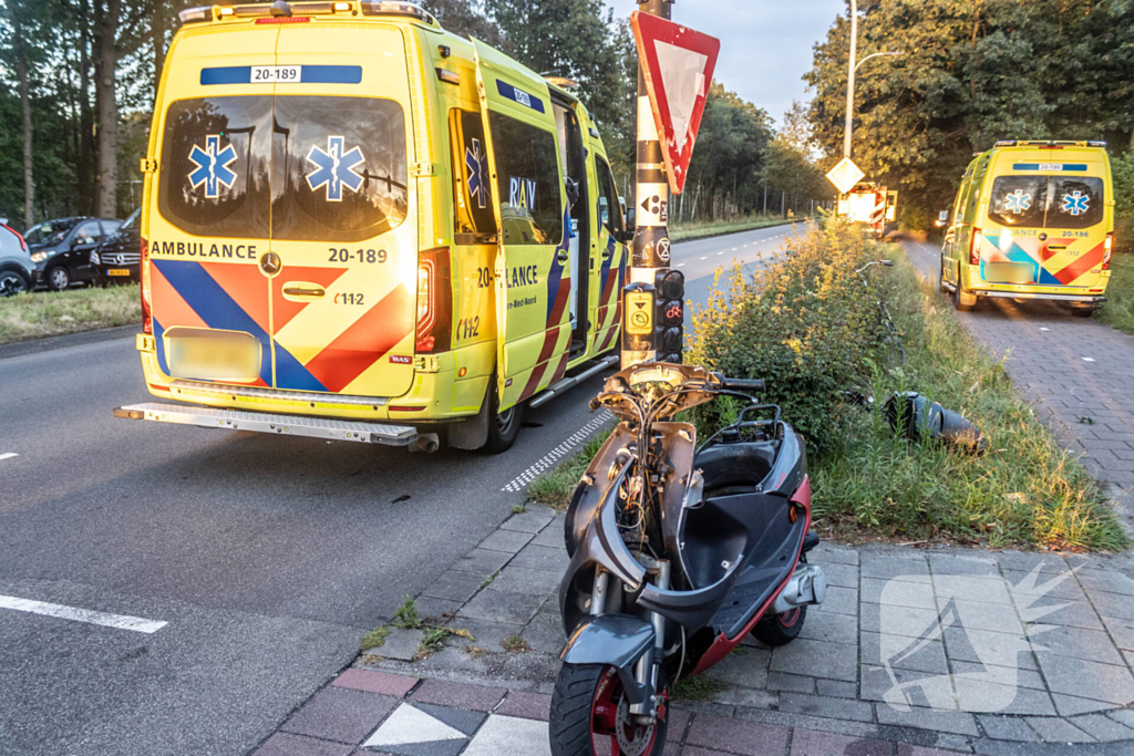 Gewonden na ongeval tussen scooter en fietser