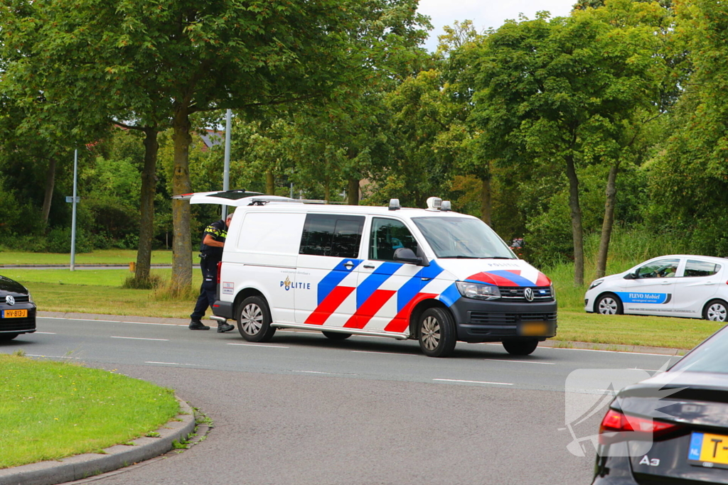 Auto belandt op zijkant bij ongeval