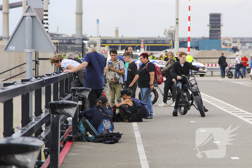 Demonstranten blokkeren opnieuw Zeesluis