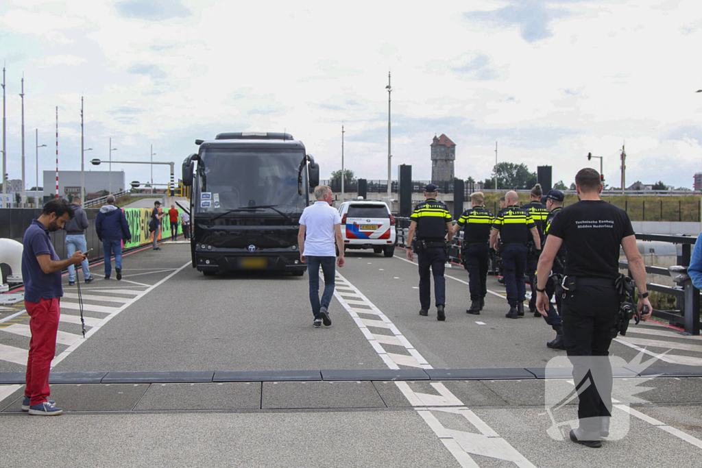 Demonstranten blokkeren opnieuw Zeesluis