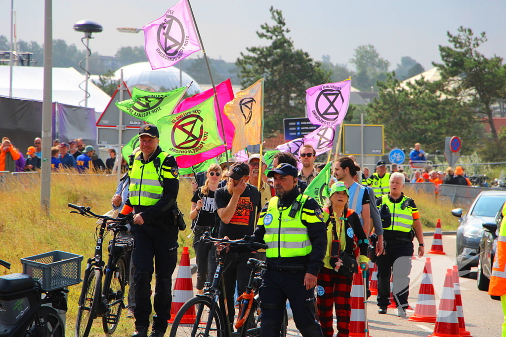 Extinction Rebellion demonstreerd bij Dutch grandprix