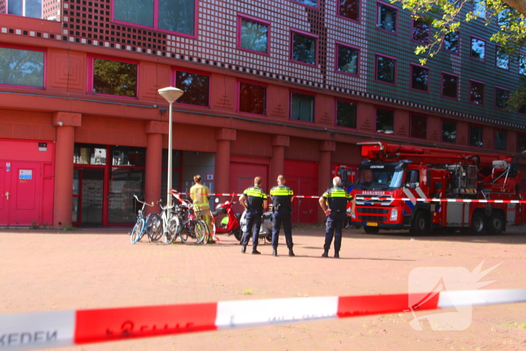 Grote brand in studentencomplex meerdere mensen vluchten naar buiten