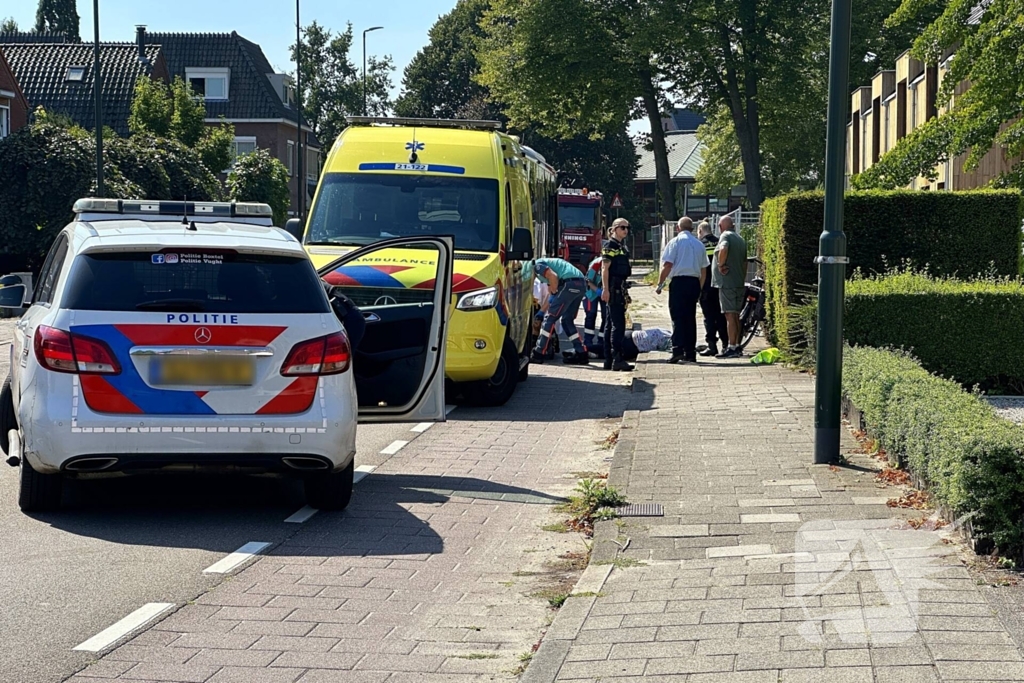 Fietser in botsing met lijnbus