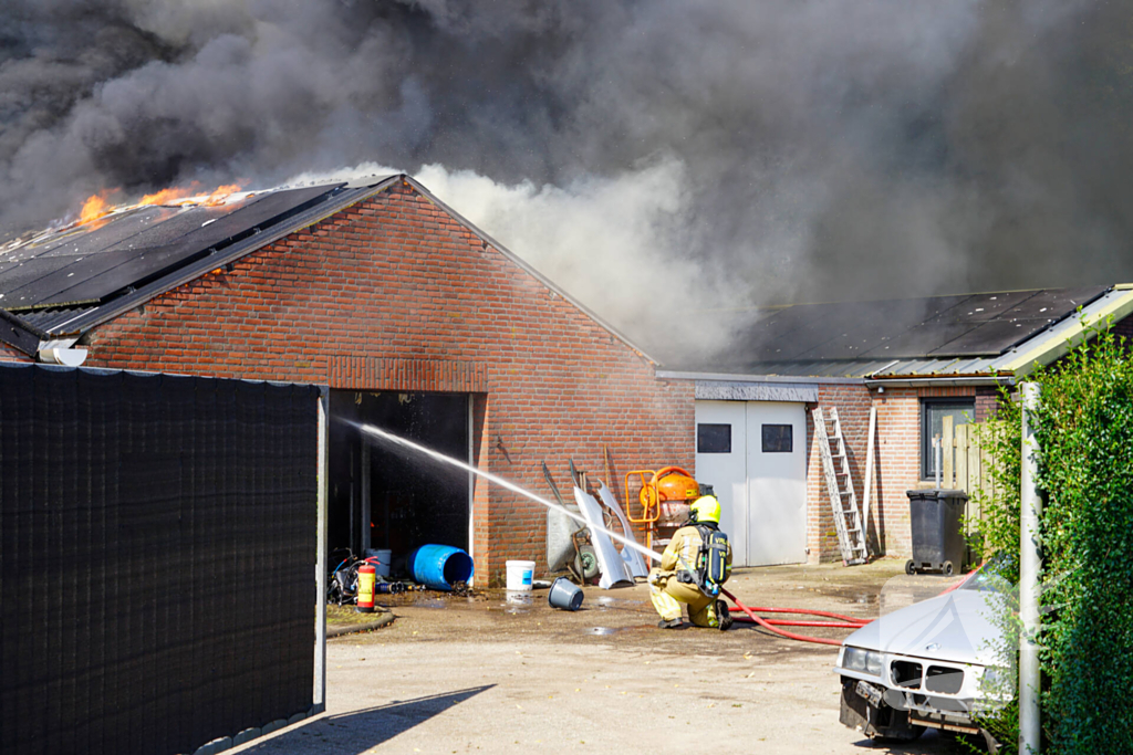 Grote brand in loods na werkzaamheden