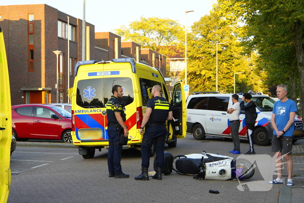 Opzittenden deelscooter gewond na val