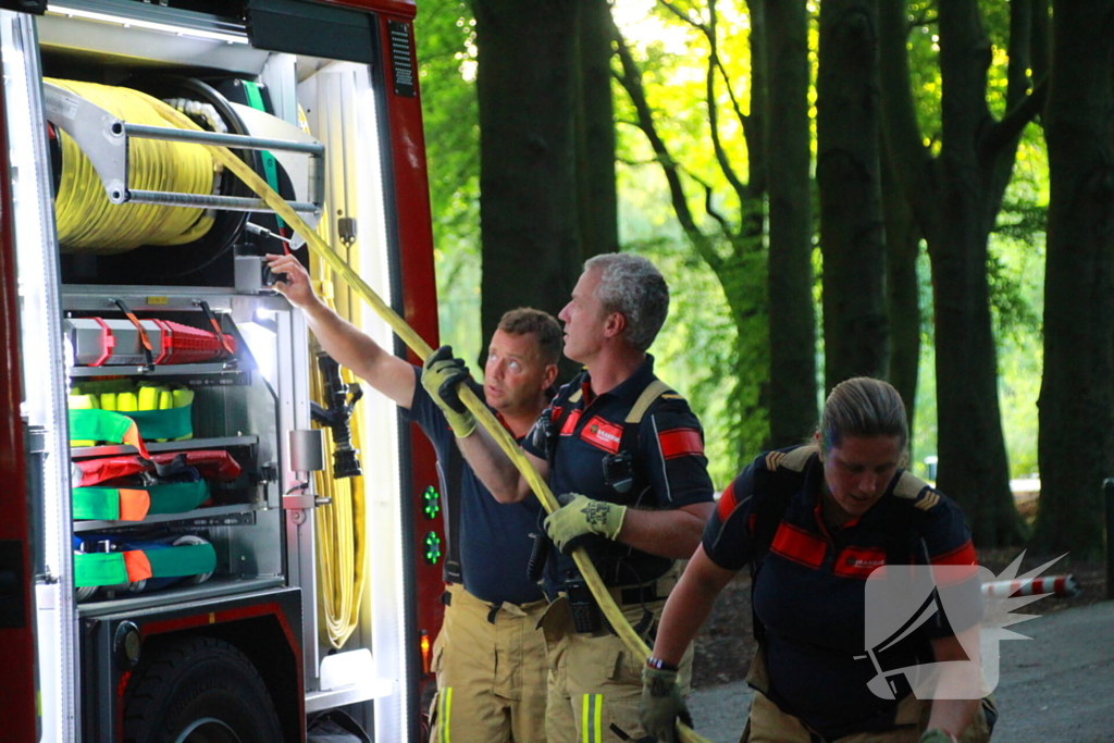 Brand in bos beperkt gebleven