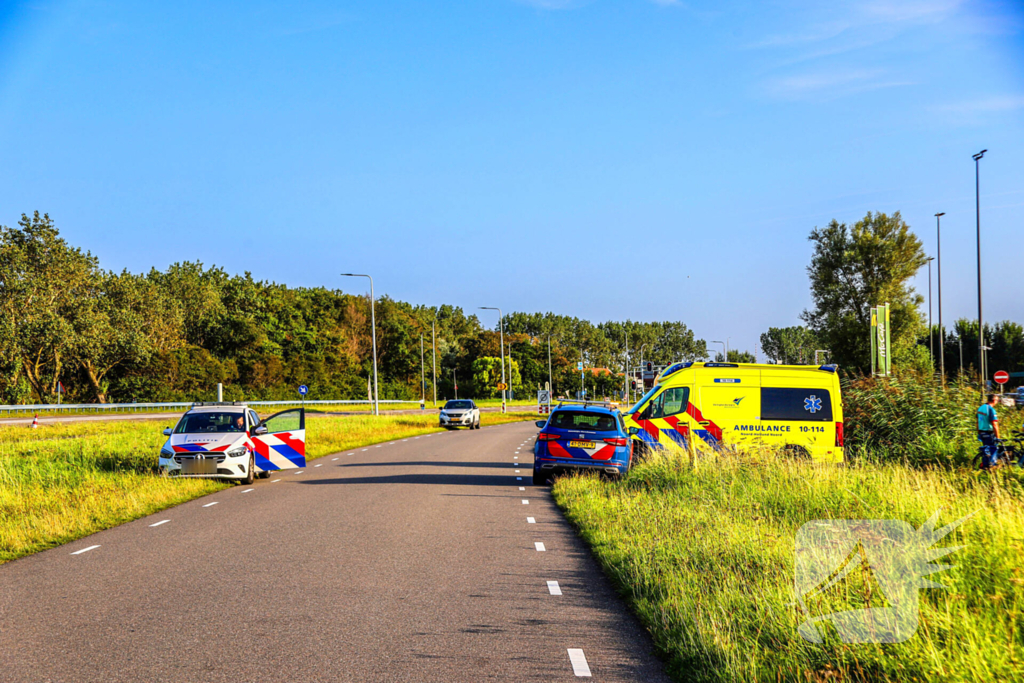 Fietster gewond bij aanrijding, automobilist rijdt door