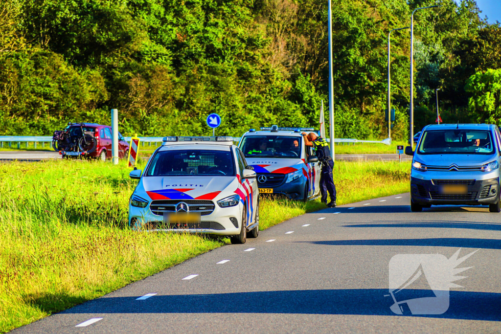 Fietster gewond bij aanrijding, automobilist rijdt door