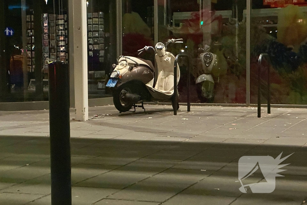 Botsing tussen auto en scooter