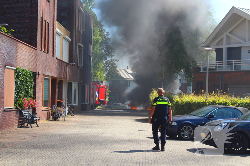 Brand op boot met grote hoeveelheid brandstof