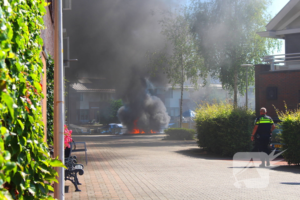 Brand op boot met grote hoeveelheid brandstof