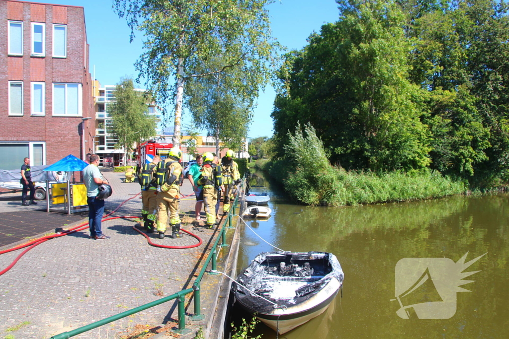 Brand op boot met grote hoeveelheid brandstof