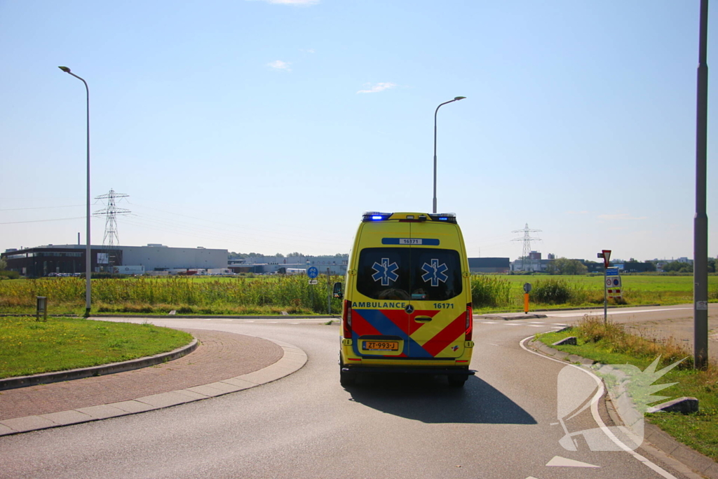 Scootmobielbestuurder gewond bij botsing met brommer op fietspad