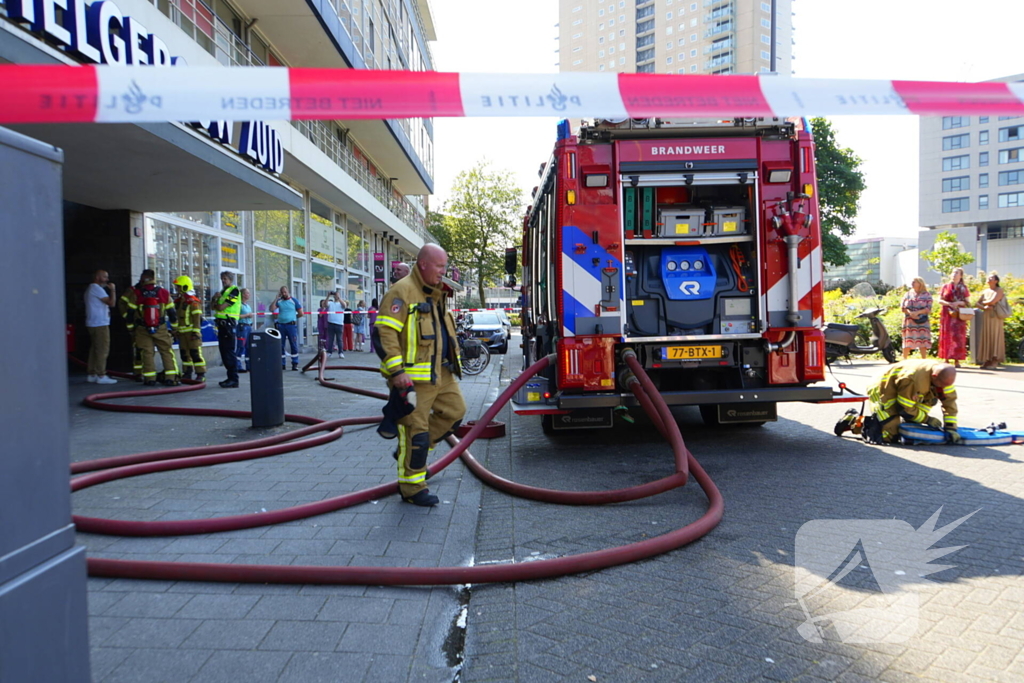 Zuurstoftank zorgt voor brand in bedrijfsverzamelgebouw