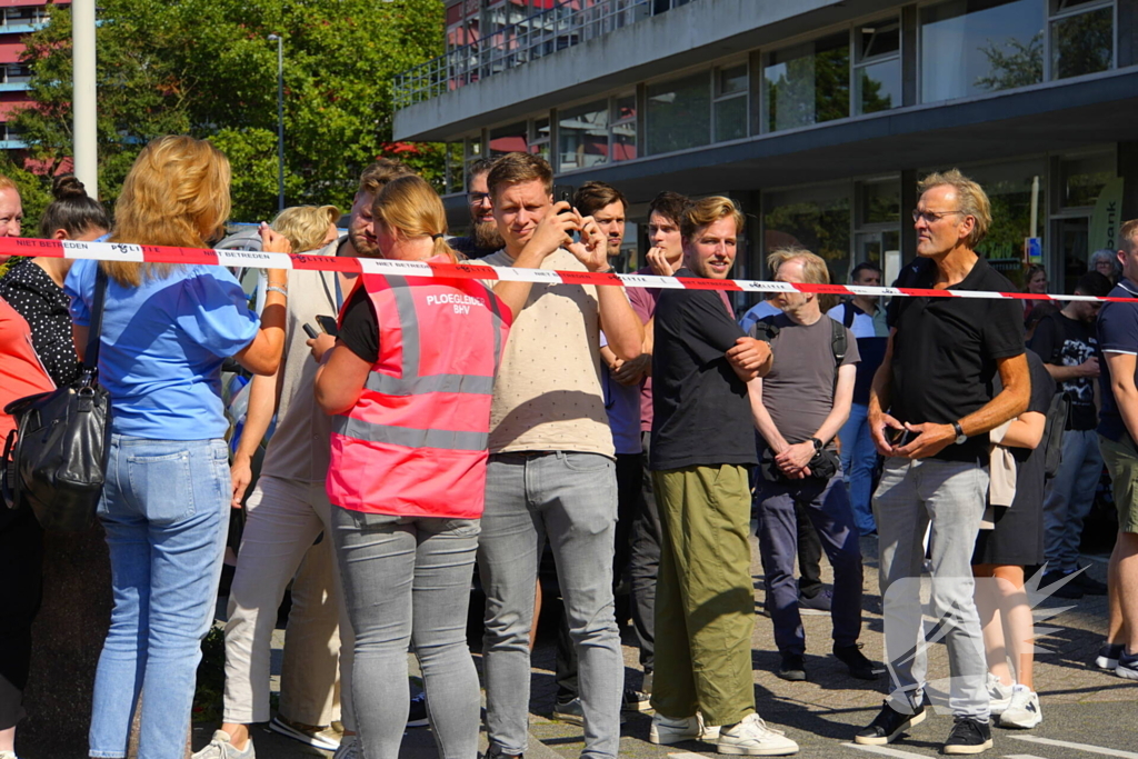 Zuurstoftank zorgt voor brand in bedrijfsverzamelgebouw