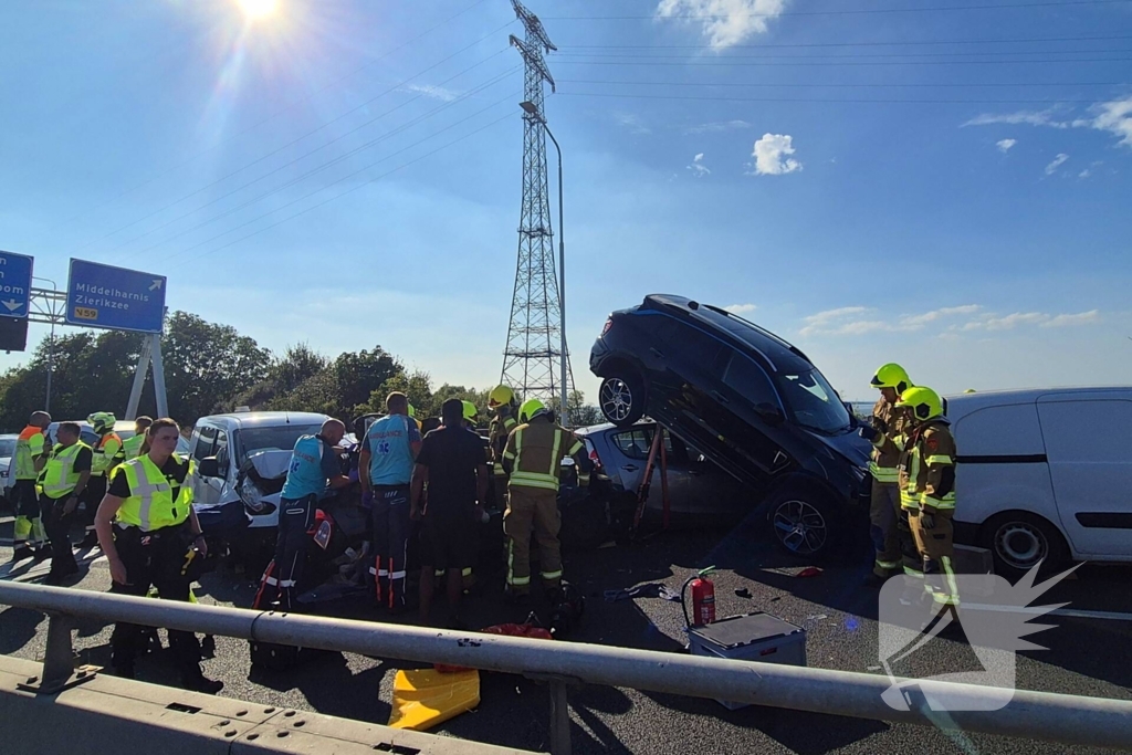 Zeer ernstig ongeval op snelweg Haringvlietbrug