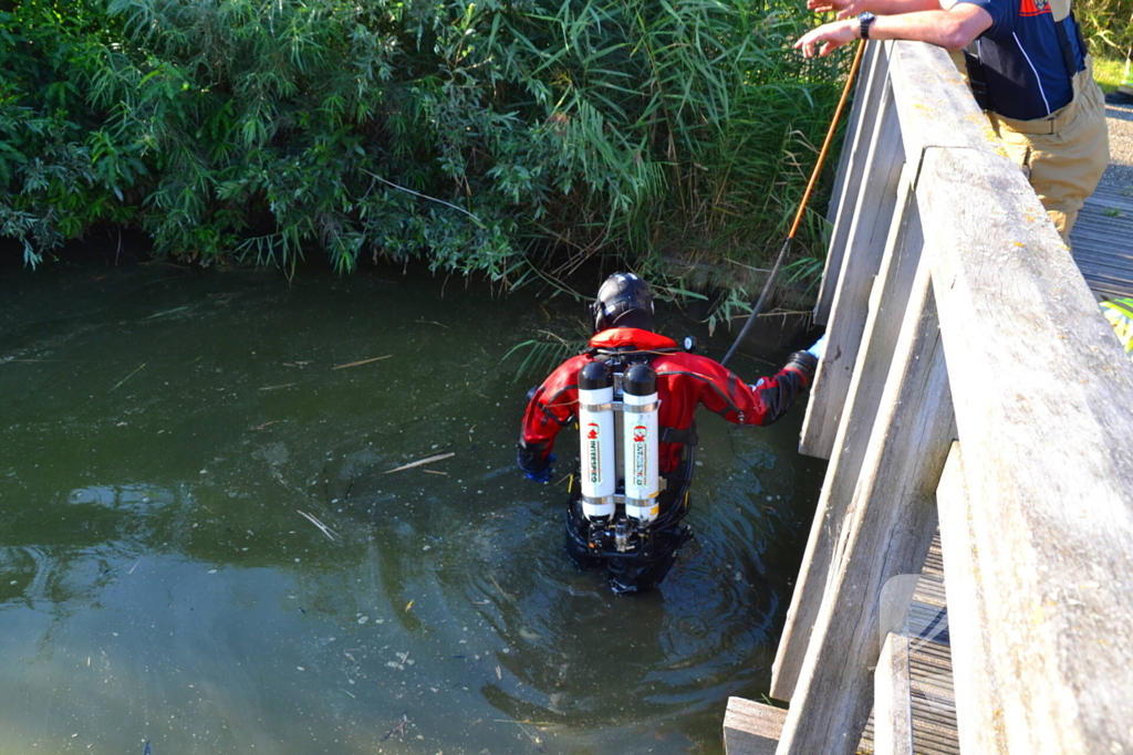 Zoekactie in water na aantreffen fiets