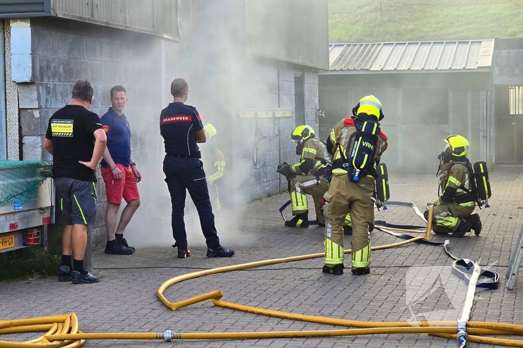 Brandweeroefening veroorzaakt flinke rookontwikkeling maar er is geen brand