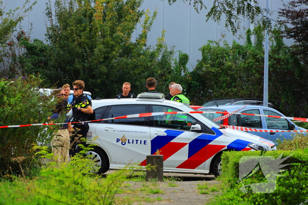 Twee gewonden bij overval: politie zoekt verdacht voertuig