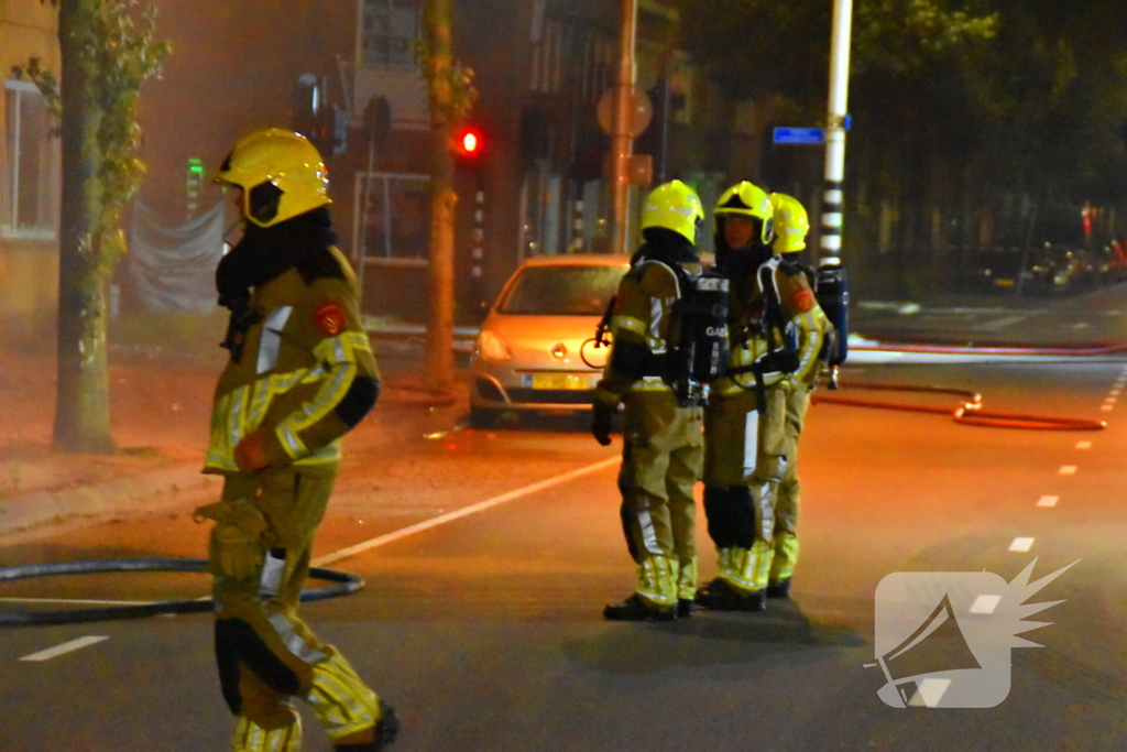 Forse rookontwikkeling bij uitslaande brand bij leegstaand pand