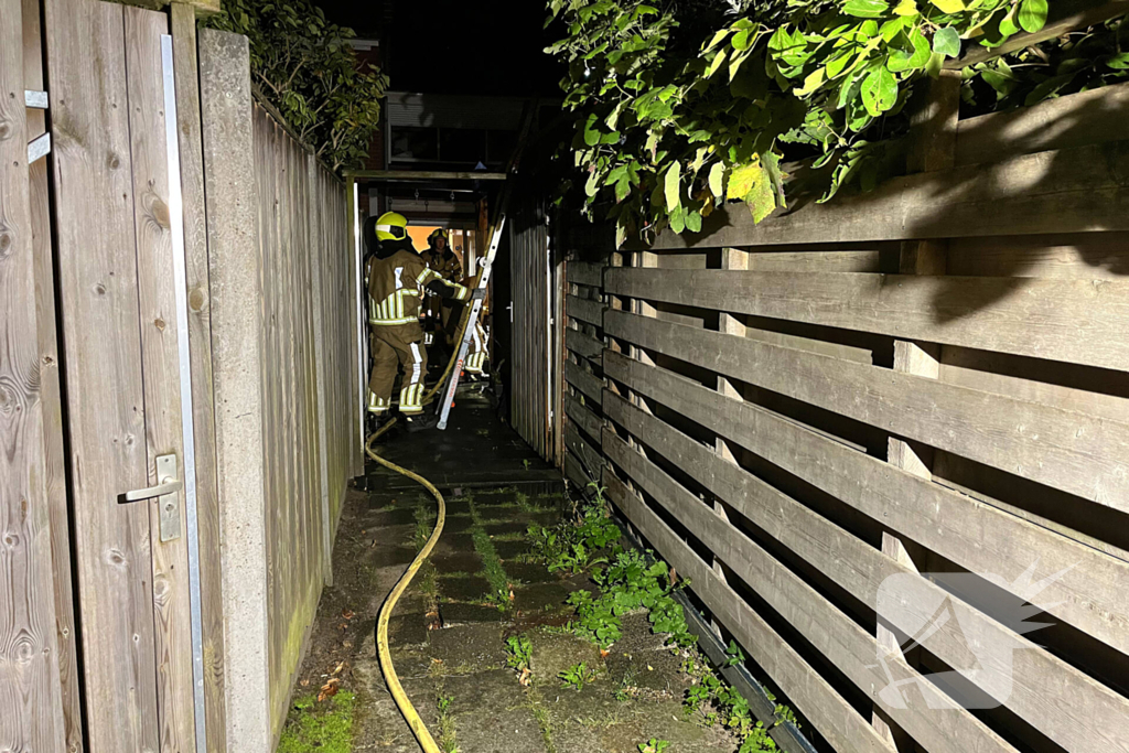 Kinderen merken brandende schuur op in nachtelijke uren