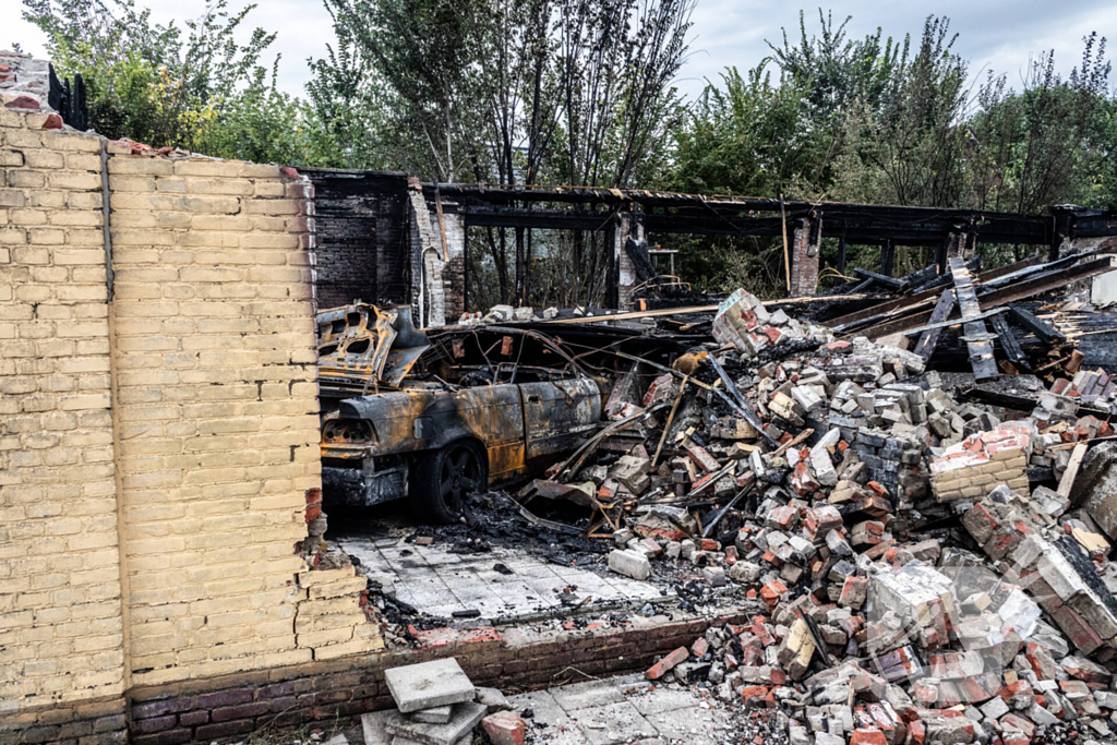 Veel schade dag na grote brand in leegstaand pand