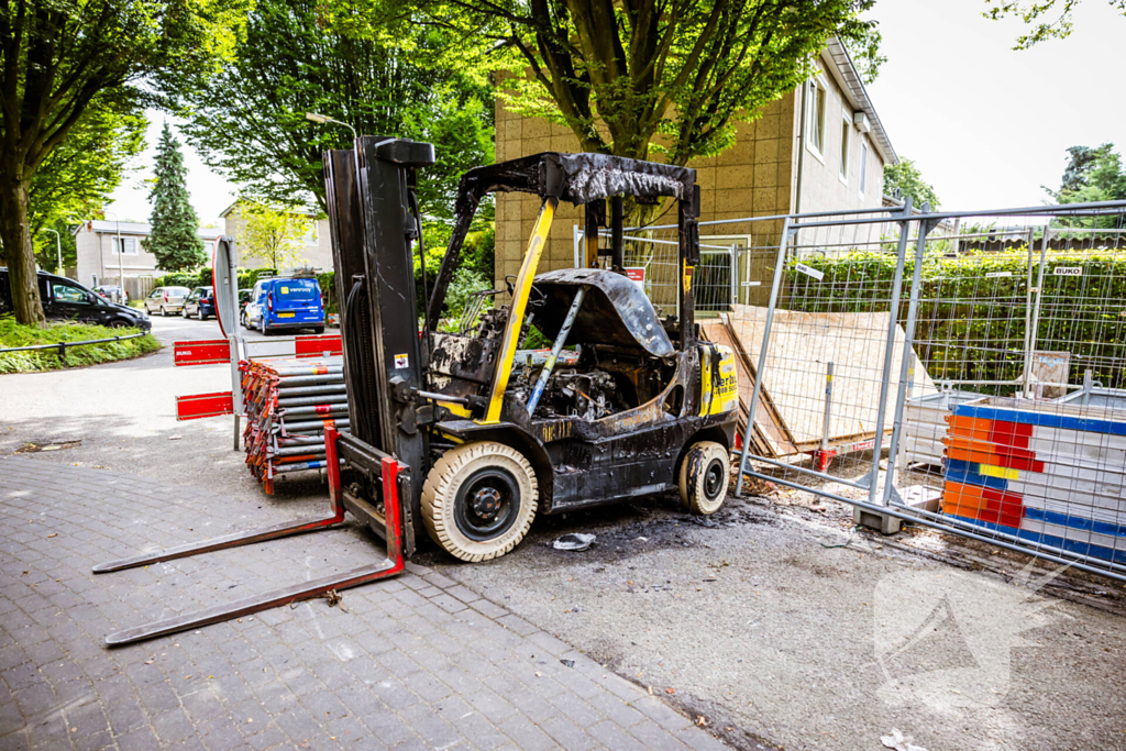 Werklui gedupeerd door afgebrande vorkheftruck