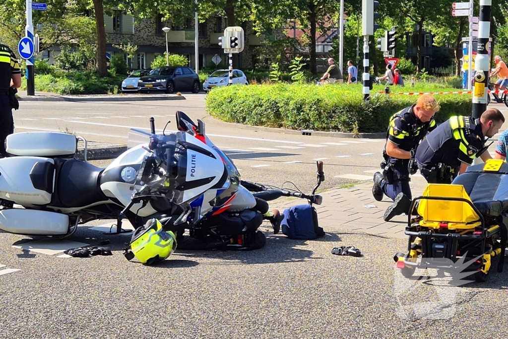 Fietser geschept door motorrijder politie