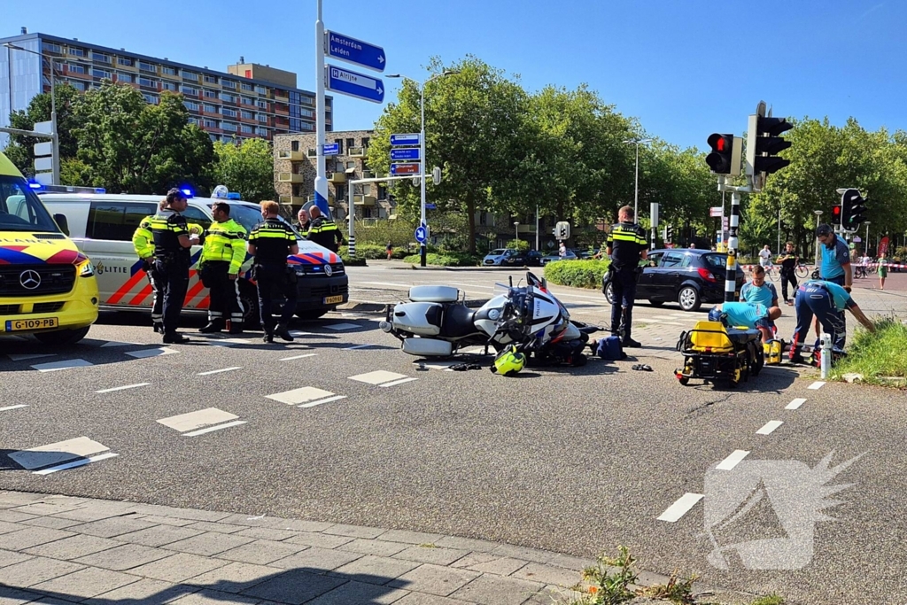 Fietser geschept door motorrijder politie