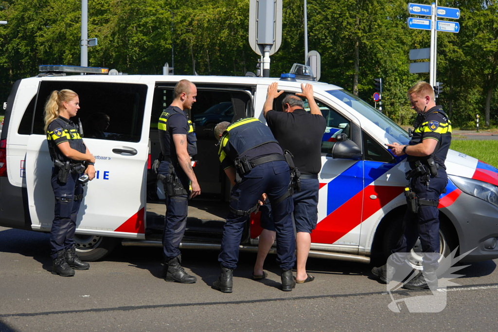 Porsche bestuurder aangehouden na veroorzaken ongeval met gewonde