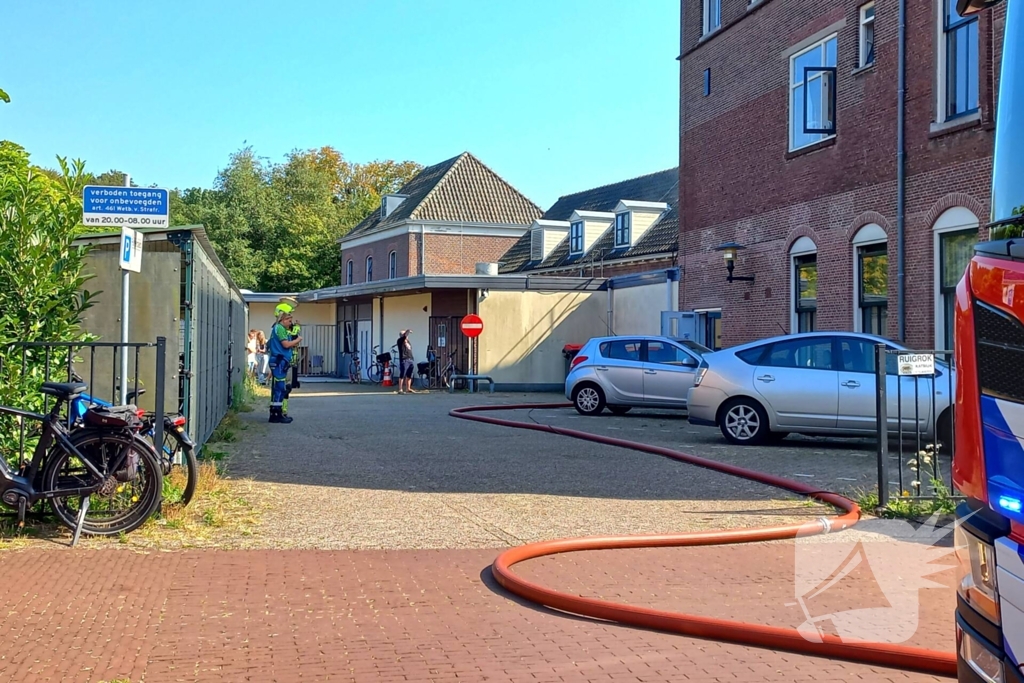 Vluchtelingenopvang ontruimd door brandend bankstel