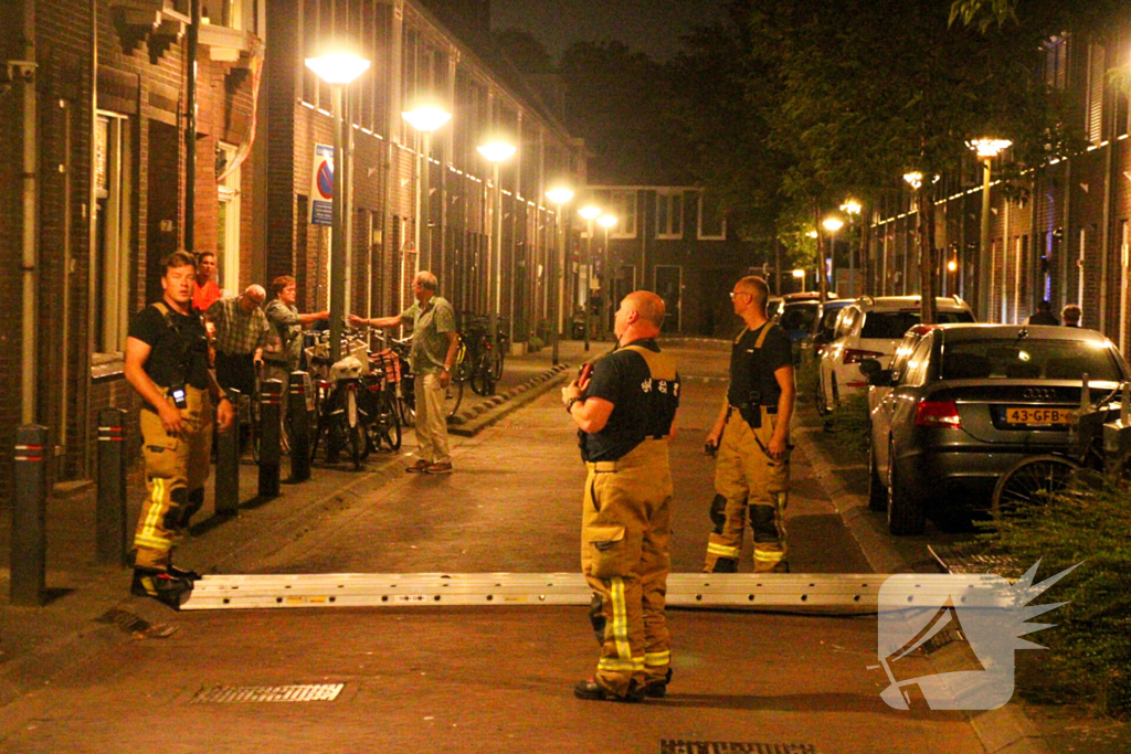 Brandweer op onderzoek uit na vreemde lucht in woning