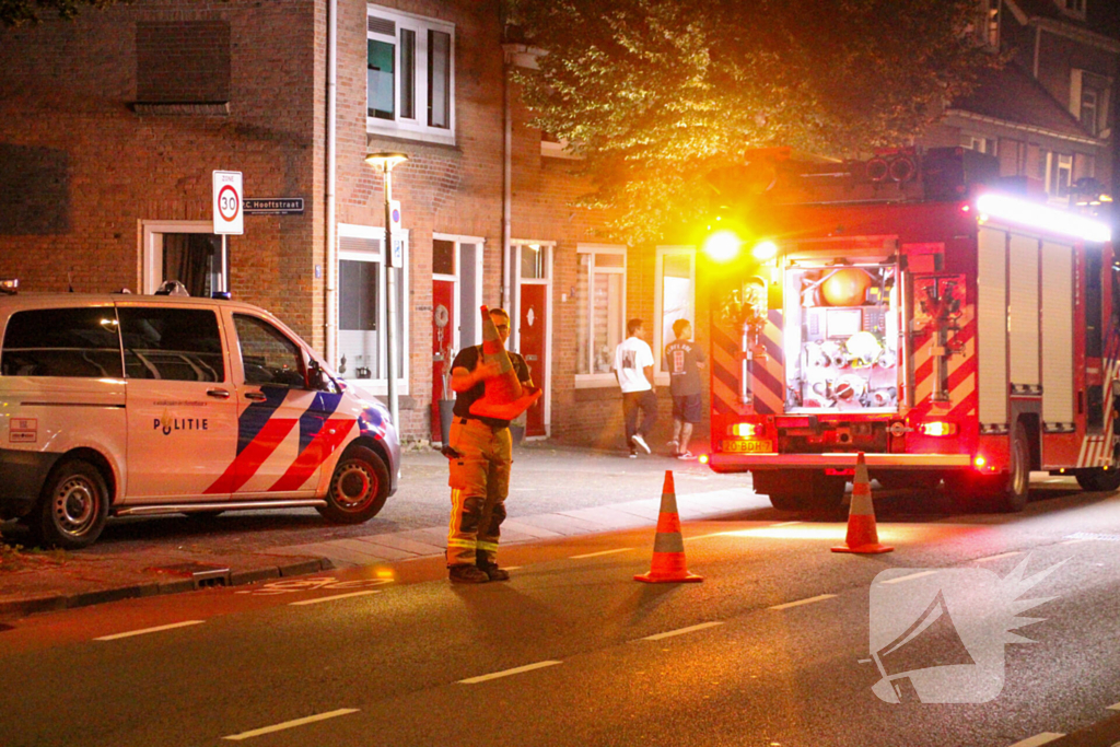 Brandweer op onderzoek uit na vreemde lucht in woning