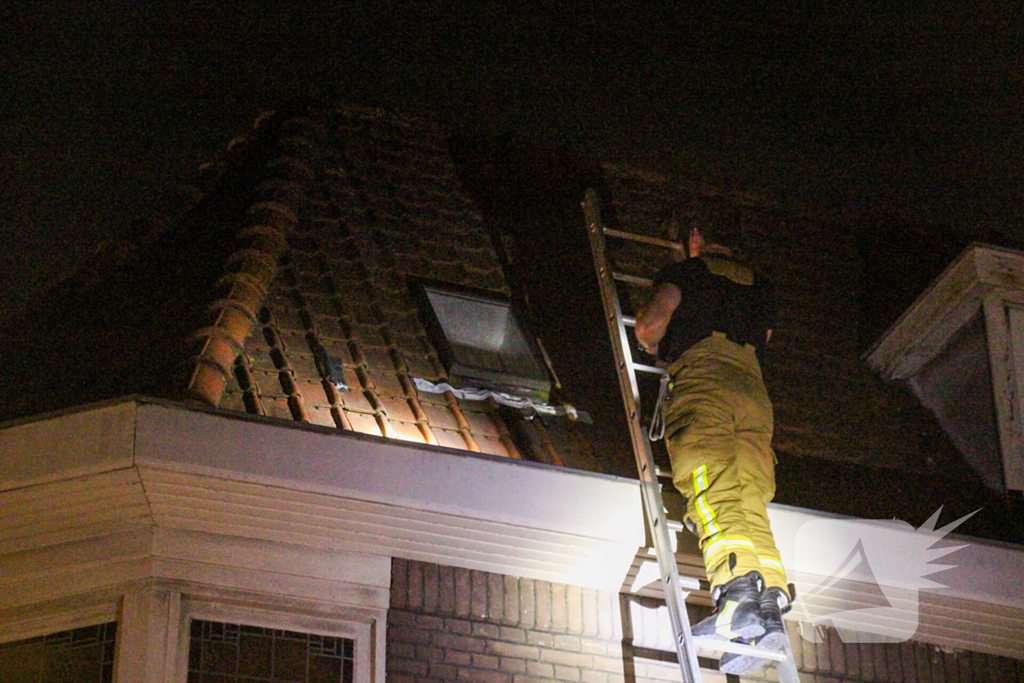 Brandweer op onderzoek uit na vreemde lucht in woning